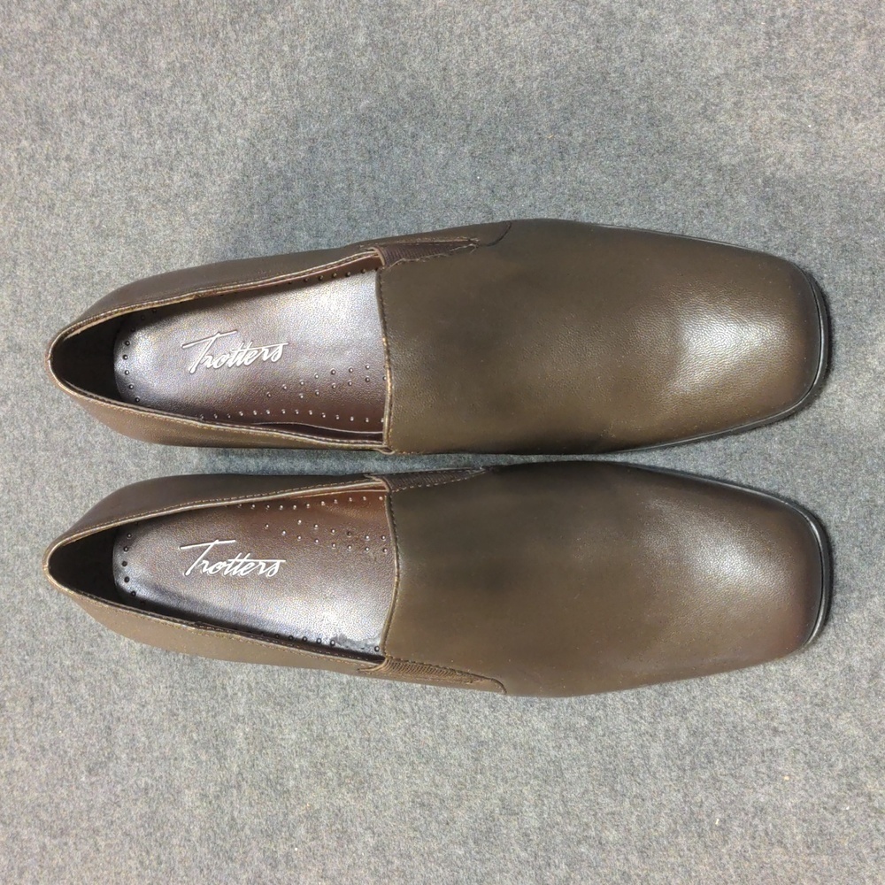 Trotters Ash Heeled Loafers, Women's Size 10 M, Fudge